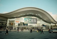 Michael Bay Walks Off Stage After Autocue Fails at Samsung Event